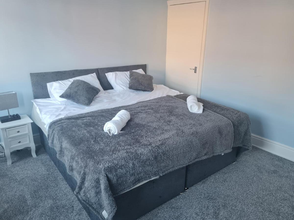 Stoke-on-Trent Primrose Stays - 3 Bedroom House المظهر الخارجي الصورة